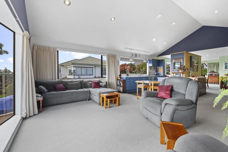 Photo of property in 39 Alec Craig Way, Gulf Harbour, Whangaparaoa, 0930