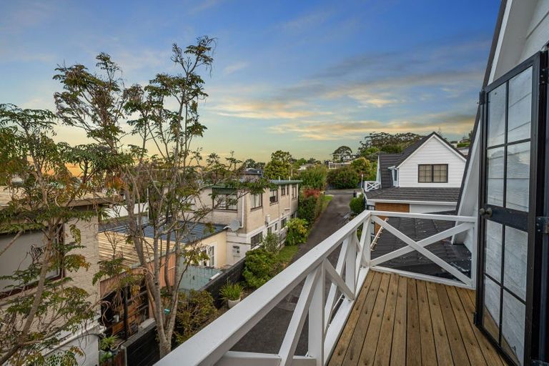 Photo of property in 2/97 Matipo Road, Mairangi Bay, Auckland, 0630