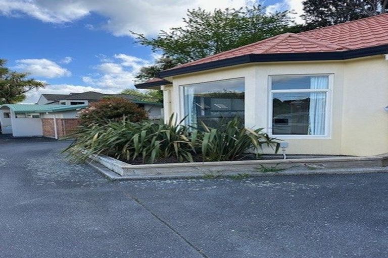 Photo of property in 122 Raumati Road, Raumati Beach, Paraparaumu, 5032