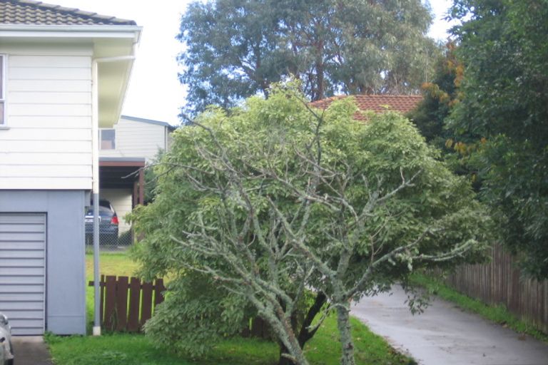 Photo of property in 1/77 Reynella Drive, Massey, Auckland, 0614