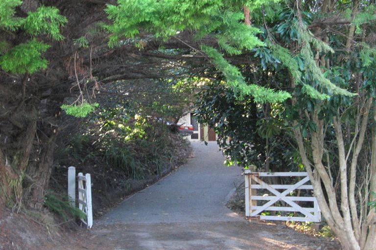 Photo of property in 9 Hona Street, Waikanae Beach, Waikanae, 5036