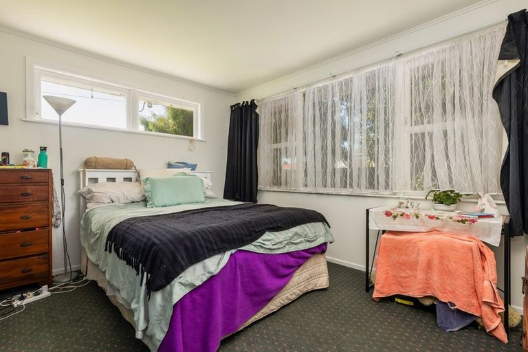 Photo of property in 44 Cobham Crescent, Kelston, Auckland, 0602