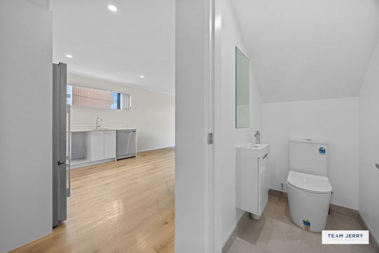 Photo of property in 27 Sun Orchid Avenue, Wiri, Auckland, 2104