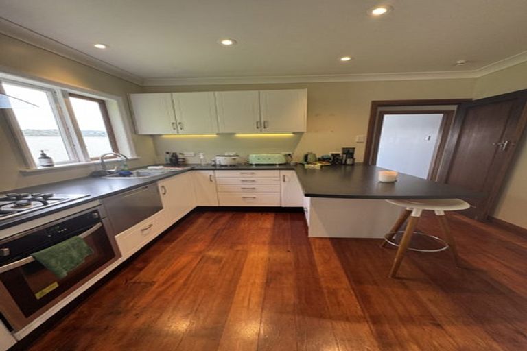 Photo of property in 40 Jackson Street, Island Bay, Wellington, 6023