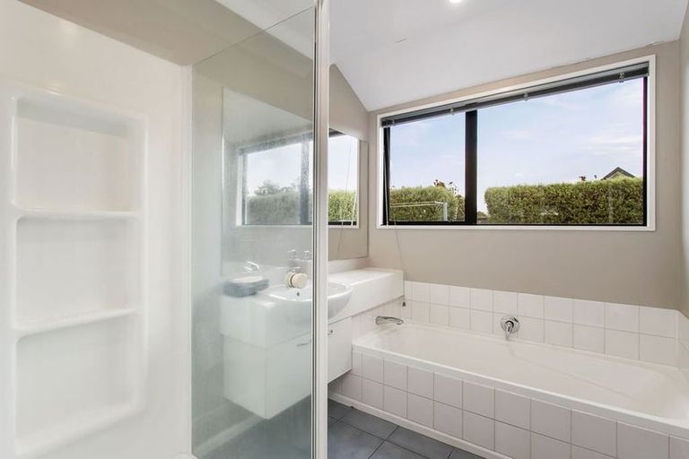 Photo of property in 290 Queen Elizabeth Ii Drive, Mairehau, Christchurch, 8052
