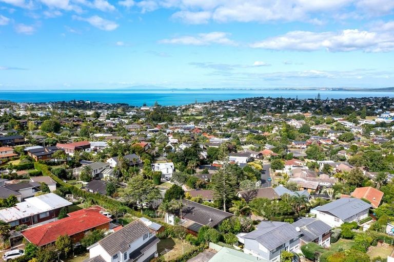 Photo of property in 23 Coromandel Crescent, Mairangi Bay, Auckland, 0630