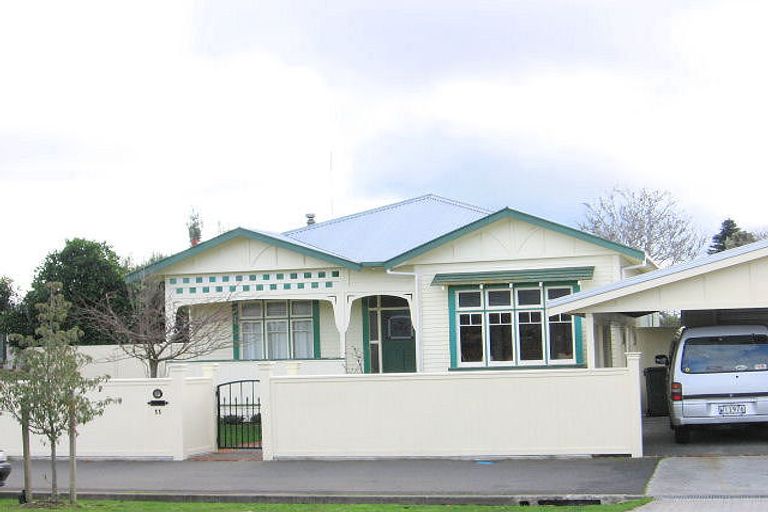 Photo of property in 11 Frederick Street, Terrace End, Palmerston North, 4410