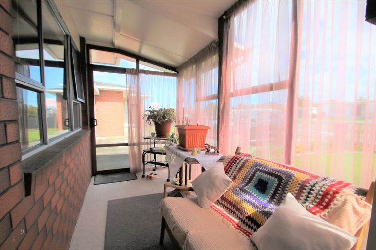 Photo of property in 380 Oxford Street, Levin, 5510