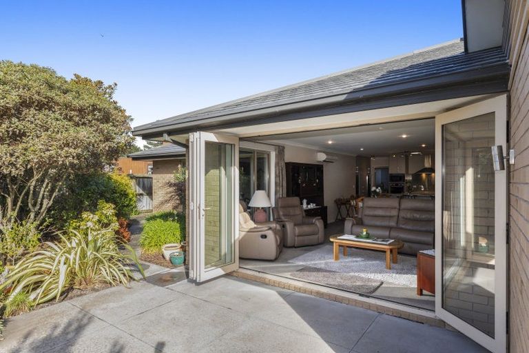Photo of property in 22 Mokihi Gardens, Hillmorton, Christchurch, 8024