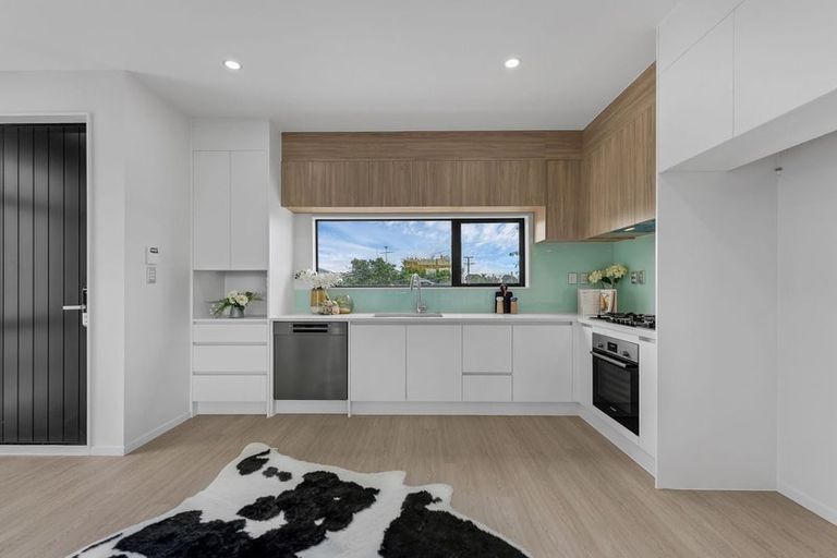 Photo of property in 14c York Road, Papatoetoe, Auckland, 2104
