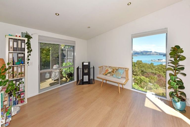 Photo of property in 21b Cornwall Road, Lyttelton, 8082