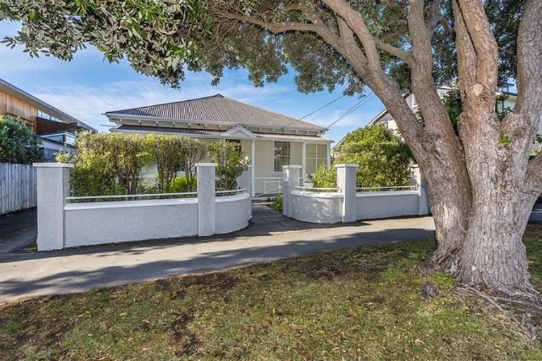 Photo of property in 23 Inglis Street, Seatoun, Wellington, 6022