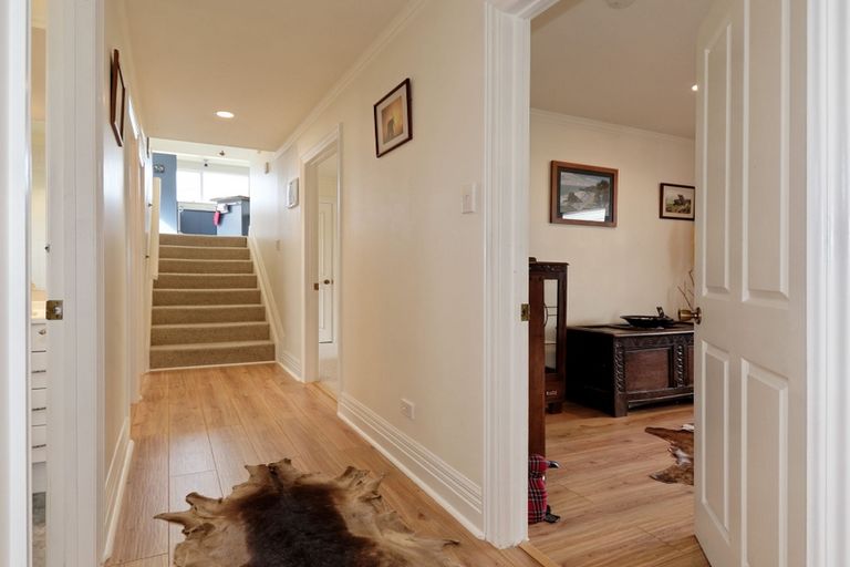 Photo of property in 45a Beaubank Road, Kelston, Auckland, 0602