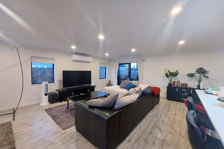 Photo of property in 13 Earlywood Road, Takanini, 2110