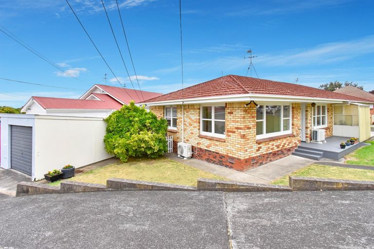 Photo of property in 20a Hillcrest Road, Papatoetoe, Auckland, 2025