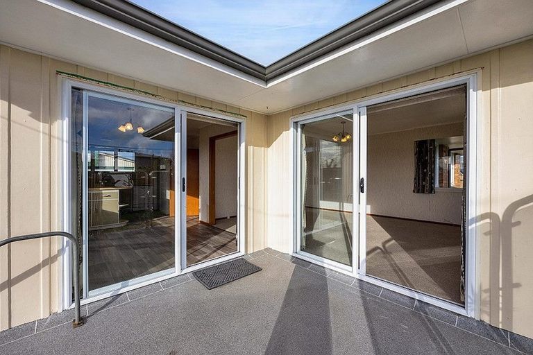 Photo of property in 6 Davidson Street, Hawera, 4610