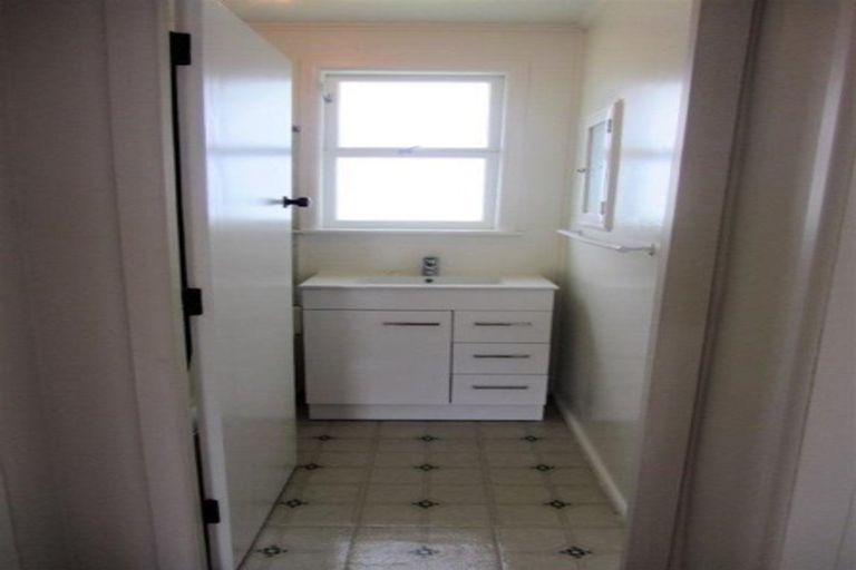 Photo of property in 2/28 Union Street, Papakura, 2110