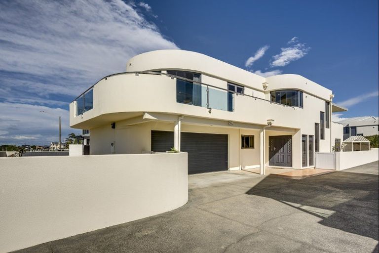 Photo of property in 24 The Esplanade, Westshore, Napier, 4110