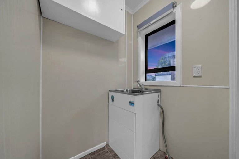 Photo of property in 12 Hunua Road, Papakura, 2110