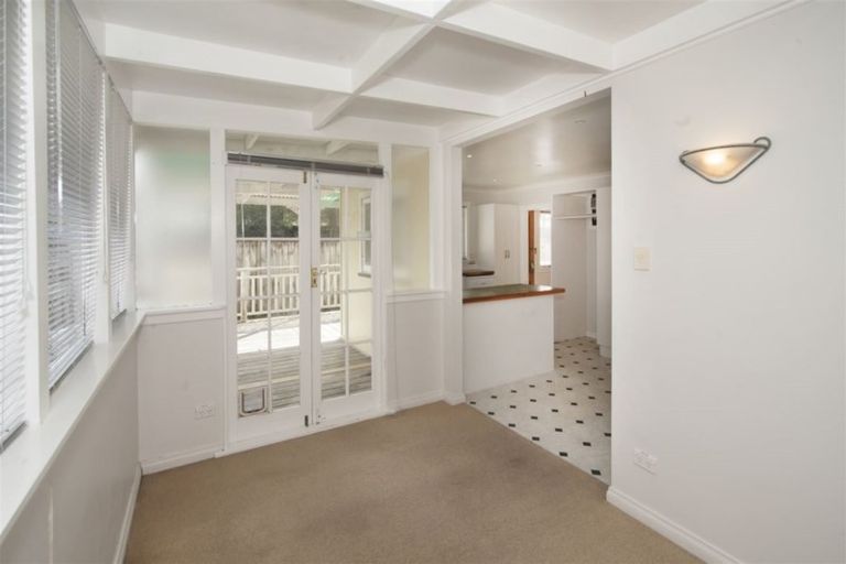 Photo of property in 140 Don Buck Road, Massey, Auckland, 0614