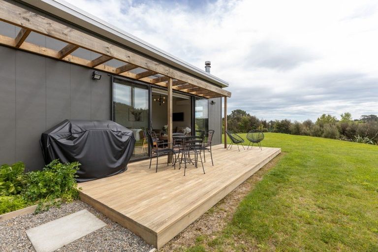 Photo of property in 62 Kingsdale Park Drive, Aokautere, Palmerston North, 4471