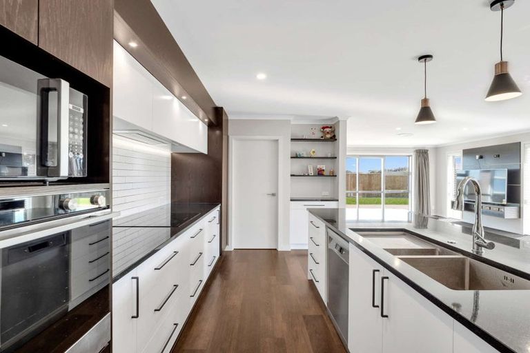 Photo of property in 5 Hydrangea Lane, Milson, Palmerston North, 4414