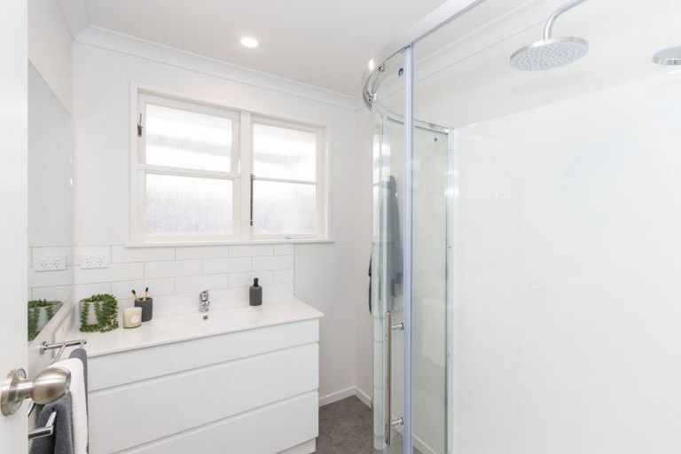 Photo of property in 95 Ruamahanga Crescent, Terrace End, Palmerston North, 4410