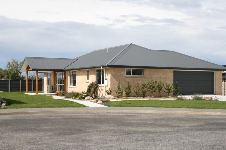 Photo of property in 18 Greenfield Place, Twizel, 7901