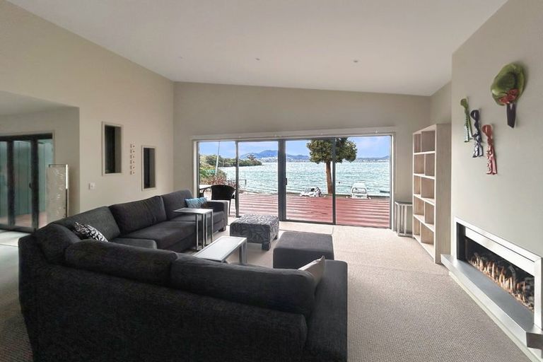 Photo of property in 868 Acacia Bay Road, Acacia Bay, Taupo, 3330