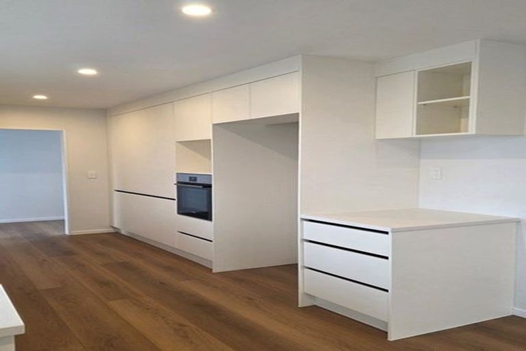 Photo of property in 12 Westergrove Place, West Harbour, Auckland, 0618