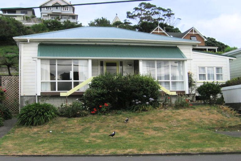 Photo of property in 90 Eden Street, Island Bay, Wellington, 6023