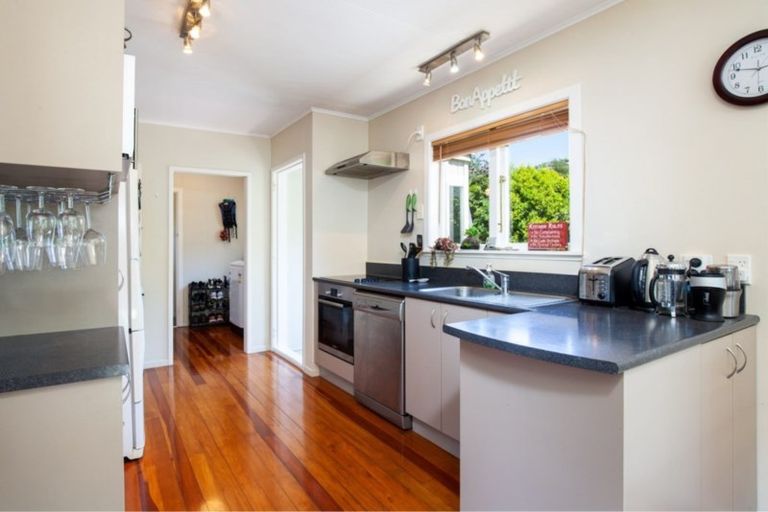 Photo of property in 9 Beaumont Crescent, Frankleigh Park, New Plymouth, 4310