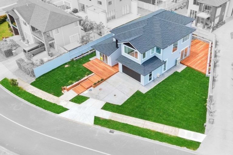 Photo of property in 16 Milano Boulevard, Karaka, Papakura, 2113