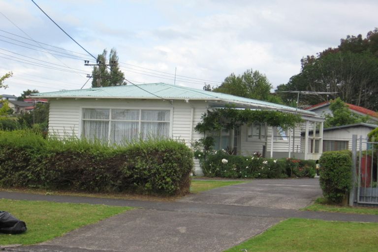 Photo of property in 11 Archlynn Road, Kelston, Auckland, 0602