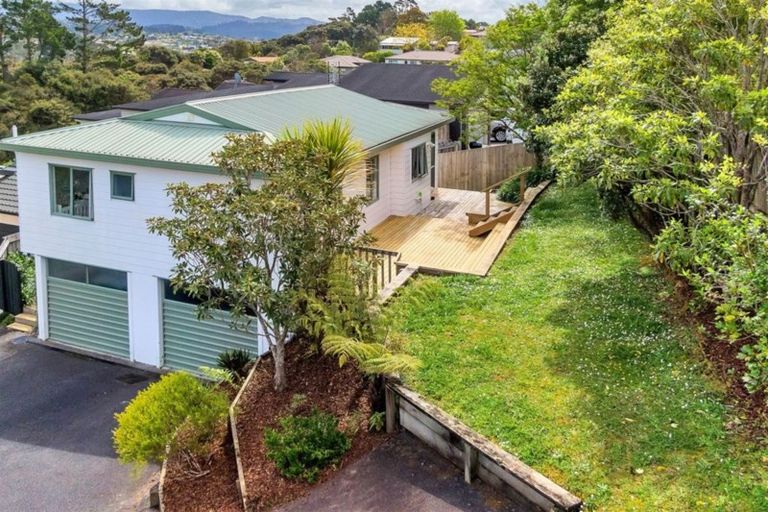 Photo of property in 121b Sunnyside Road, Sunnyvale, Auckland, 0612