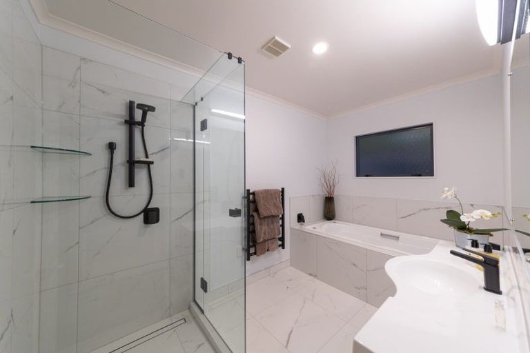 Photo of property in 86a Pahiatua Street, Hokowhitu, Palmerston North, 4410