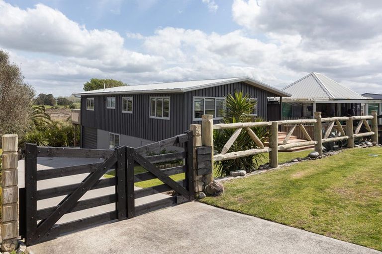 Photo of property in 286 Pukehina Parade, Pukehina, Te Puke, 3189