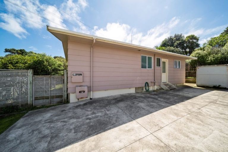 Photo of property in 1/25 Tahurangi Place, Spotswood, New Plymouth, 4310