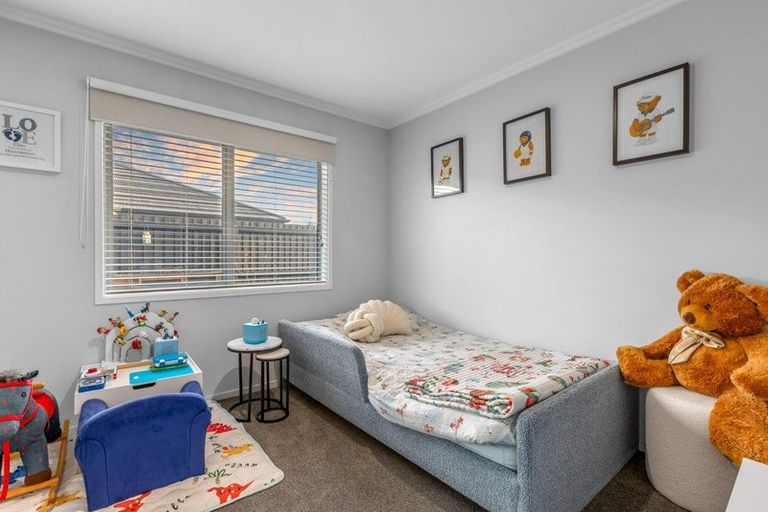 Photo of property in 32 Dunlops Crescent, Marshland, Christchurch, 8083