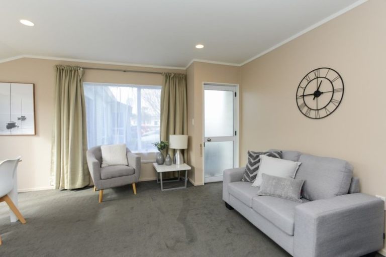 Photo of property in 2/1400 Woodstock Avenue, Mayfair, Hastings, 4122