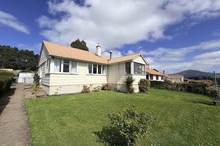 Photo of property in 21 Burgess Street, Green Island, Dunedin, 9018