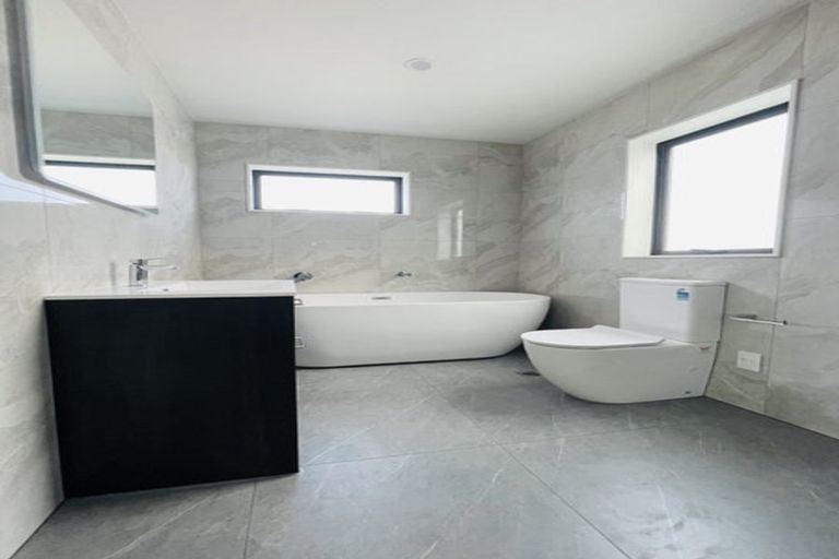 Photo of property in 75c Cardiff Road, Pakuranga, Auckland, 2010