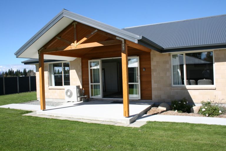 Photo of property in 18 Greenfield Place, Twizel, 7901