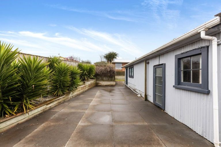 Photo of property in 69 Domett Street, Waitara, 4320