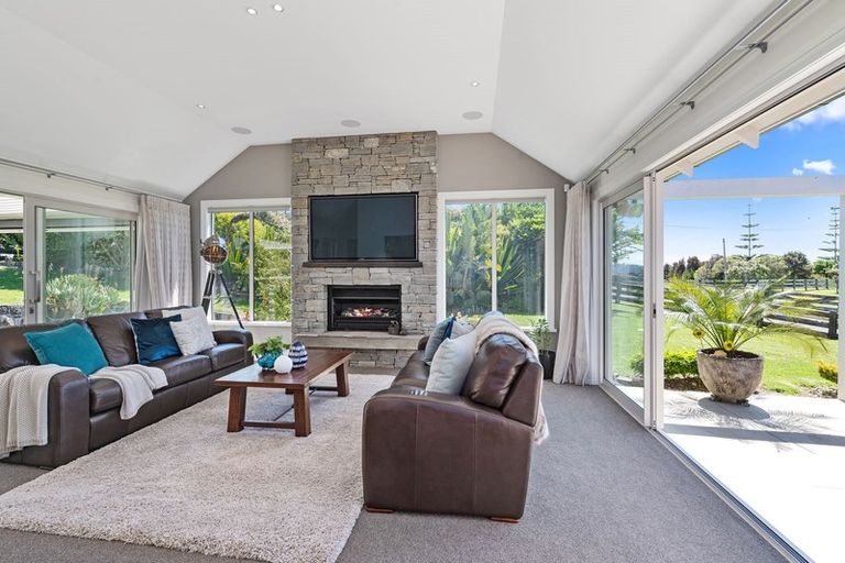 Photo of property in 104 Vaughans Road, Long Bay, Albany, 0792