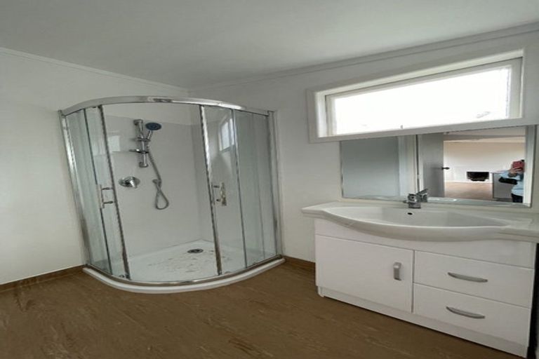 Photo of property in 16 Savoy Road, Glen Eden, Auckland, 0602