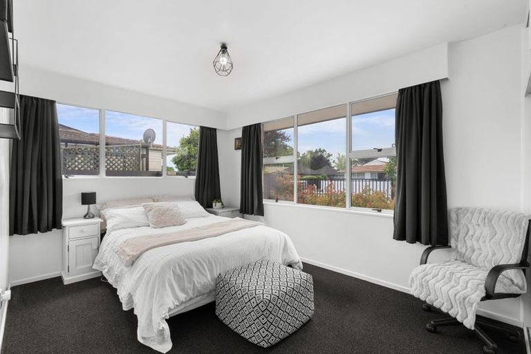Photo of property in 3 Sarabande Avenue, Redwood, Christchurch, 8051