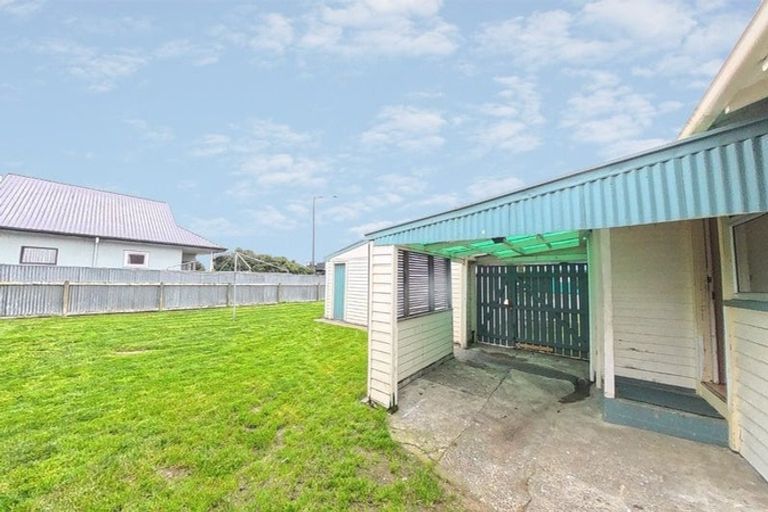 Photo of property in 4 Wood Street, Takaro, Palmerston North, 4410
