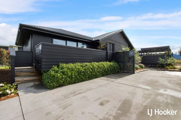 Photo of property in 24 Surfers Avenue, Waihi Beach, 3611