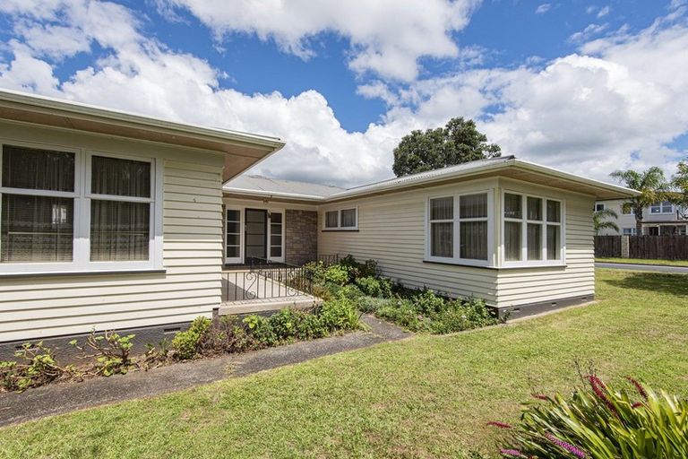 Photo of property in 1 Kowhai Park Road, Maunu, Whangarei, 0110